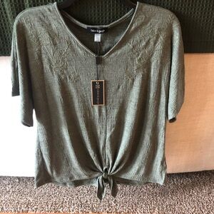 NWT Cable & Gauge embroidered shirt